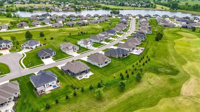 4380 Aspen Drive, Basehor, KS 66007