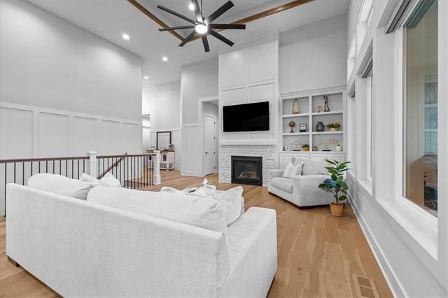 4380 Aspen Drive, Basehor, KS 66007