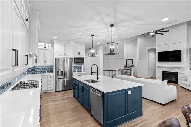 4380 Aspen Drive, Basehor, KS 66007
