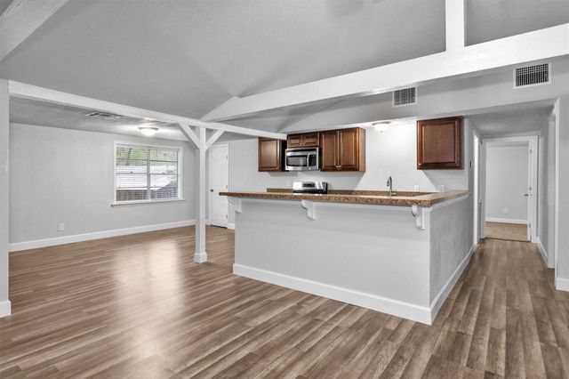 6416 Oak Knoll Road, Montgomery, TX 77316