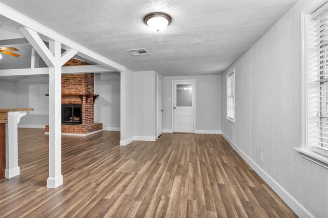 6416 Oak Knoll Road, Montgomery, TX 77316