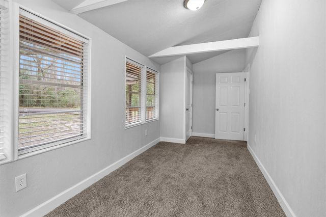 6416 Oak Knoll Road, Montgomery, TX 77316