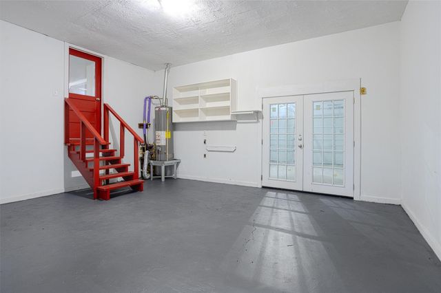 6416 Oak Knoll Road, Montgomery, TX 77316