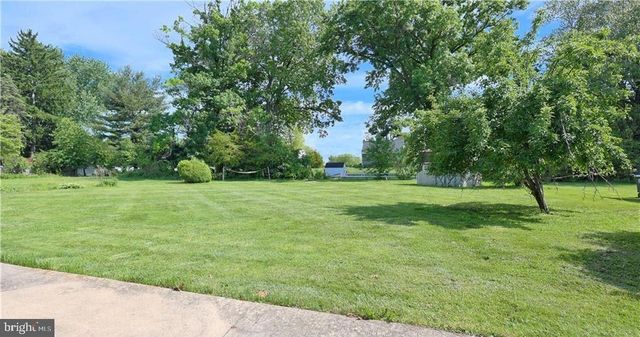 1345 MACADA, Bethlehem, PA 18017