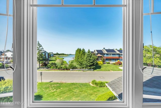 16 Meadow Avenue, Monmouth Beach, NJ 07750