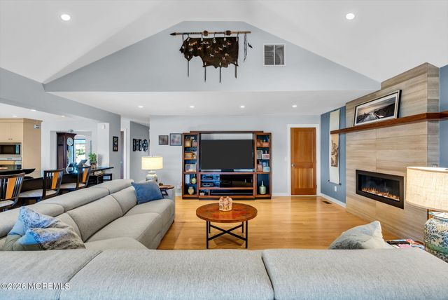 16 Meadow Avenue, Monmouth Beach, NJ 07750