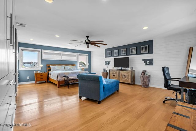 16 Meadow Avenue, Monmouth Beach, NJ 07750