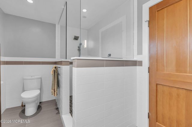 16 Meadow Avenue, Monmouth Beach, NJ 07750