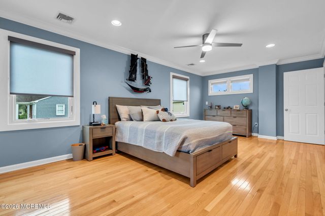 16 Meadow Avenue, Monmouth Beach, NJ 07750