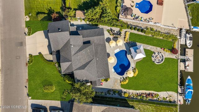 16 Meadow Avenue, Monmouth Beach, NJ 07750