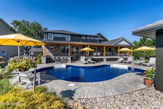 16 Meadow Avenue, Monmouth Beach, NJ 07750