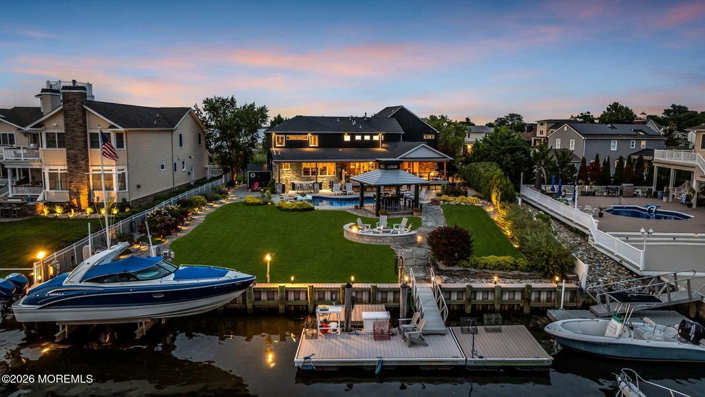 16 Meadow Avenue, Monmouth Beach, NJ 07750