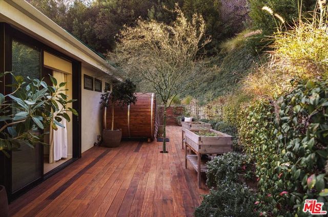1820 Rising Glen Road, West Hollywood, CA 90069
