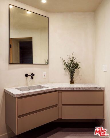 1820 Rising Glen Road, West Hollywood, CA 90069