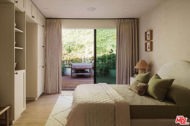 1820 Rising Glen Road, West Hollywood, CA 90069