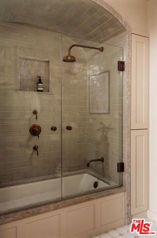 1820 Rising Glen Road, West Hollywood, CA 90069
