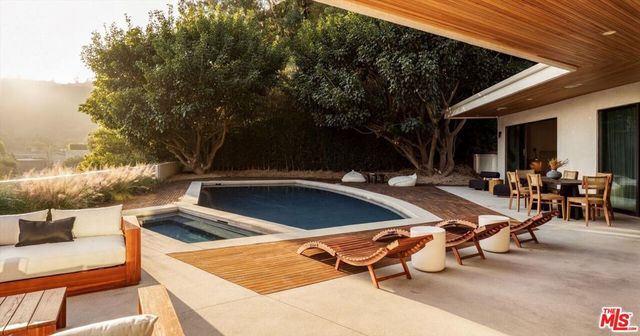 1820 Rising Glen Road, West Hollywood, CA 90069