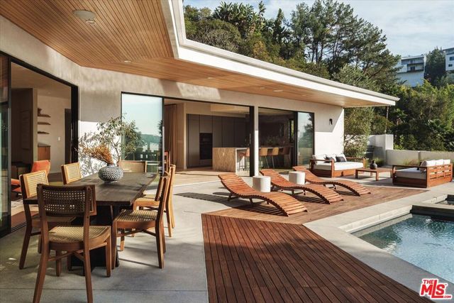1820 Rising Glen Road, West Hollywood, CA 90069