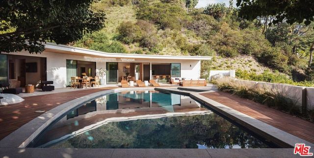 1820 Rising Glen Road, West Hollywood, CA 90069