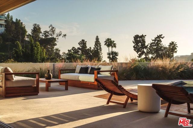 1820 Rising Glen Road, West Hollywood, CA 90069