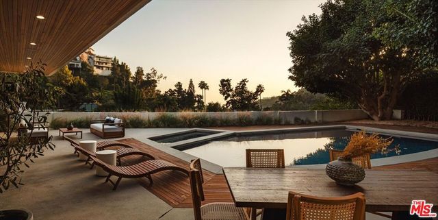 1820 Rising Glen Road, West Hollywood, CA 90069