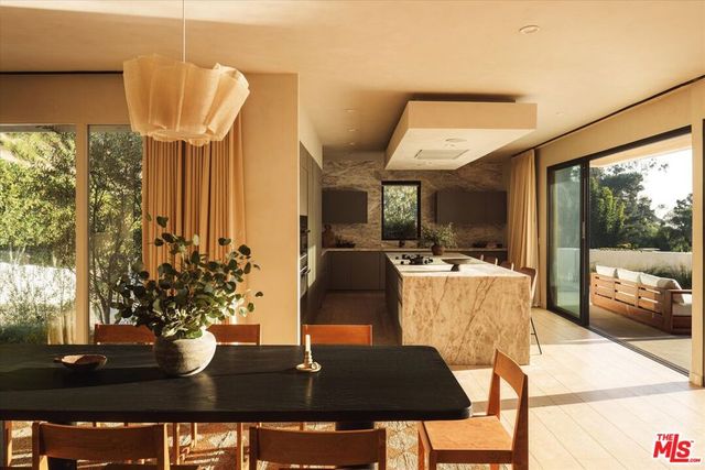 1820 Rising Glen Road, West Hollywood, CA 90069