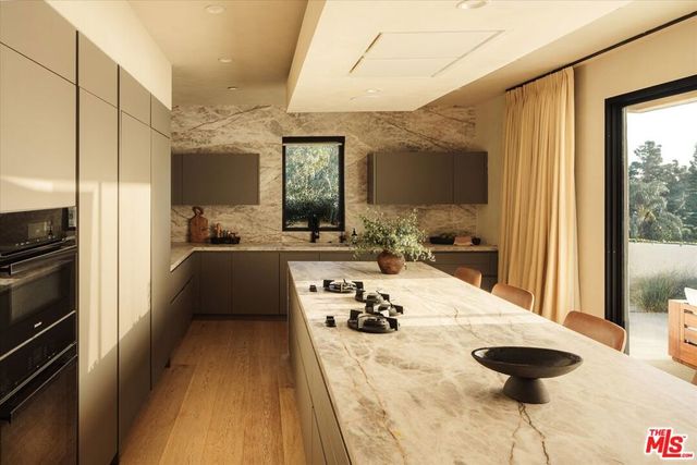 1820 Rising Glen Road, West Hollywood, CA 90069