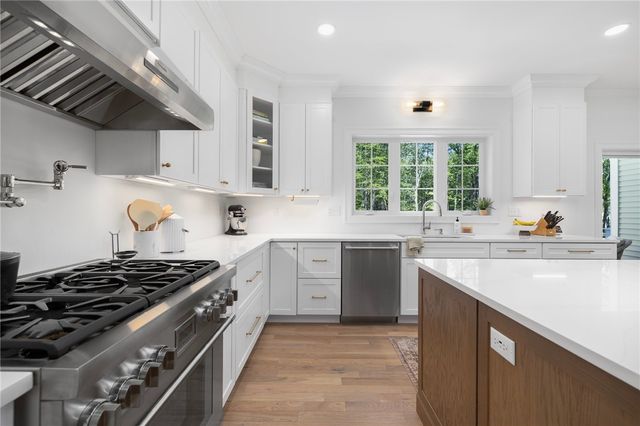 73 Lantern Hill Drive, Cranston, RI 02921