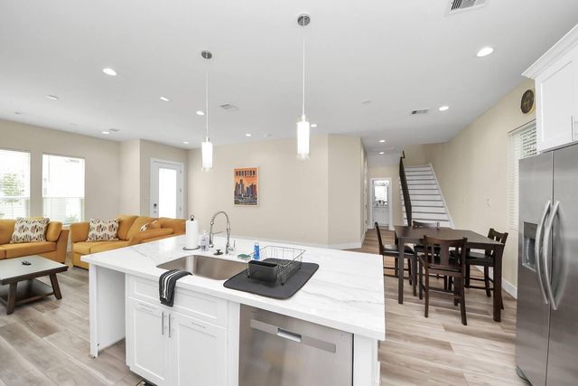 5935 Beall Street D, Houston, TX 77091