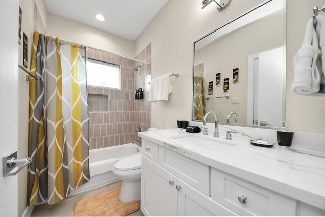 5935 Beall Street D, Houston, TX 77091