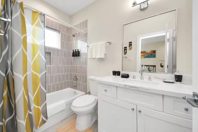 5935 Beall Street D, Houston, TX 77091