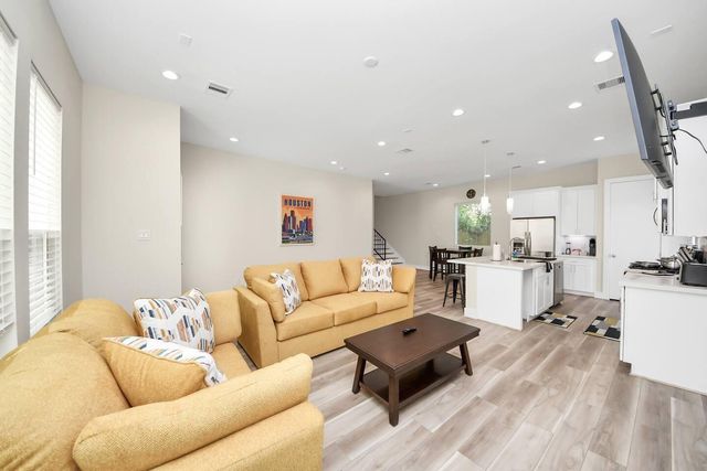 5935 Beall Street D, Houston, TX 77091