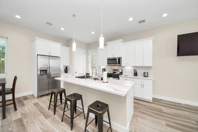 5935 Beall Street D, Houston, TX 77091