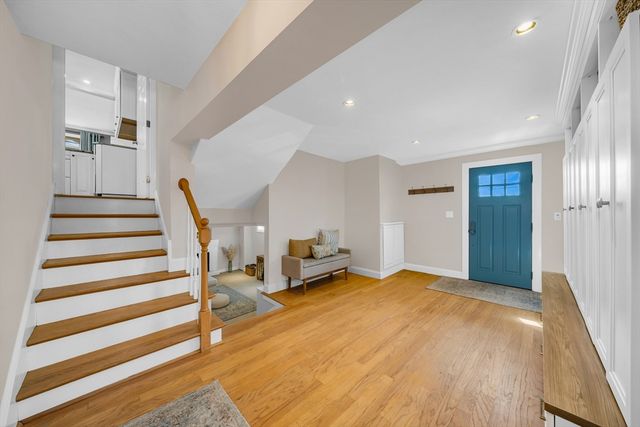 105 Macarthur Rd, Stoneham, MA 02180