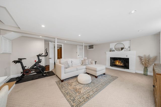 105 Macarthur Rd, Stoneham, MA 02180