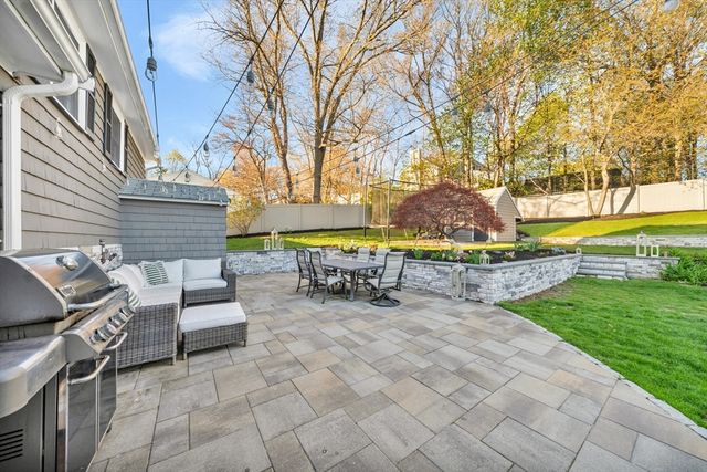 105 Macarthur Rd, Stoneham, MA 02180