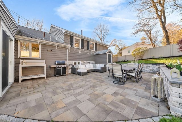 105 Macarthur Rd, Stoneham, MA 02180