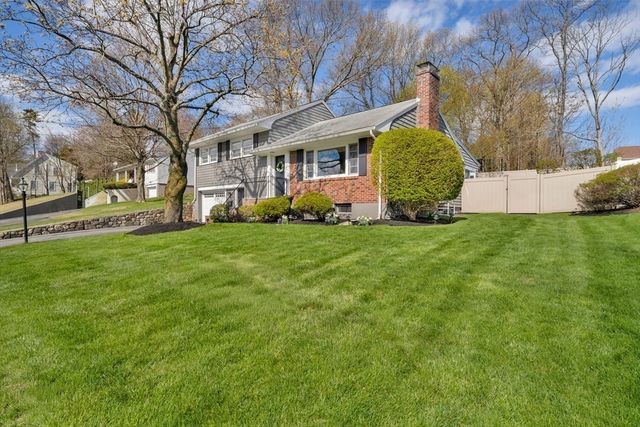 105 Macarthur Rd, Stoneham, MA 02180