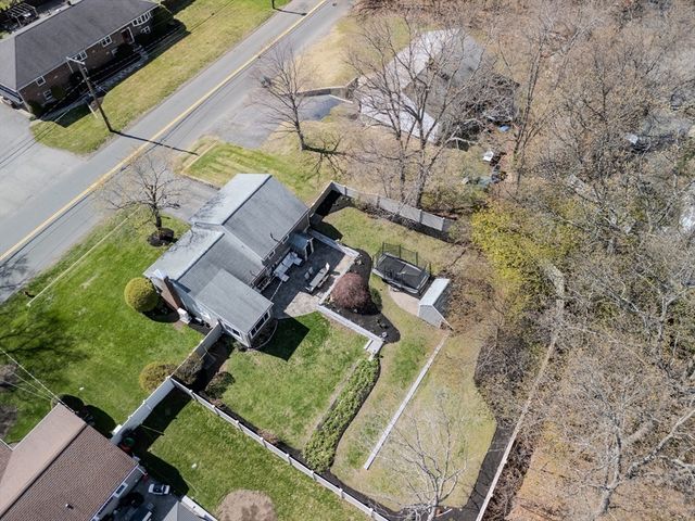 105 Macarthur Rd, Stoneham, MA 02180