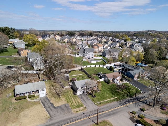 105 Macarthur Rd, Stoneham, MA 02180