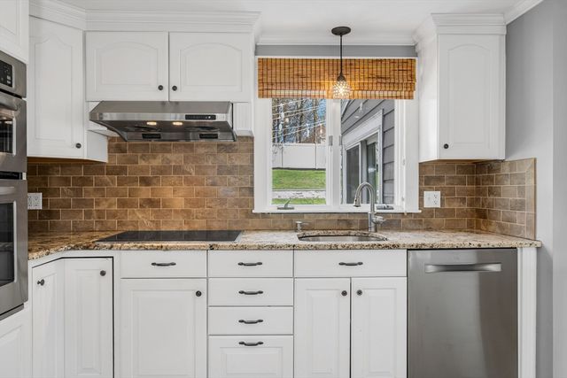 105 Macarthur Rd, Stoneham, MA 02180