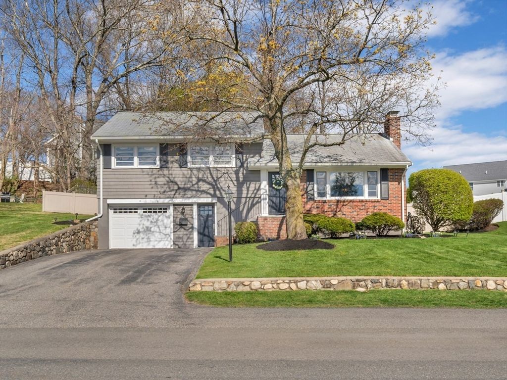 105 Macarthur Rd, Stoneham, MA 02180