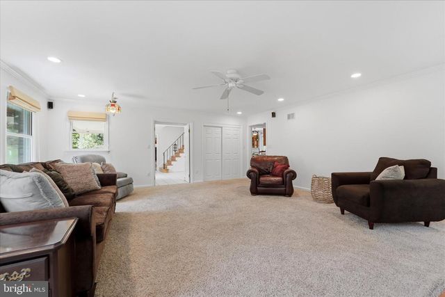 2 WOODBRIAR DR, Media, PA 19063
