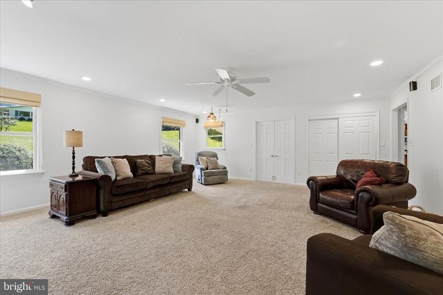2 WOODBRIAR DR, Media, PA 19063