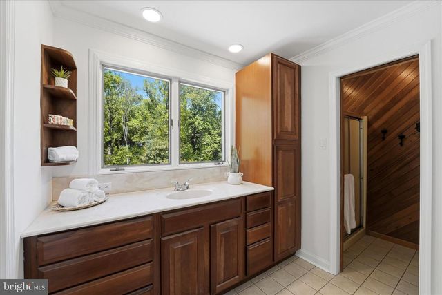 2 WOODBRIAR DR, Media, PA 19063