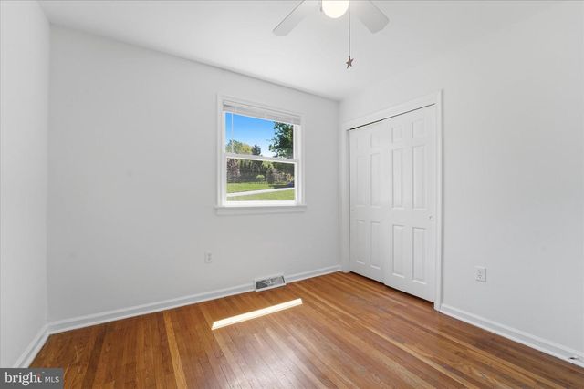 2 WOODBRIAR DR, Media, PA 19063