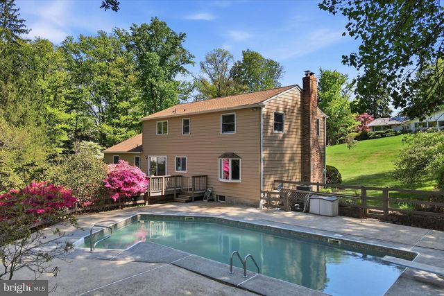 2 WOODBRIAR DR, Media, PA 19063