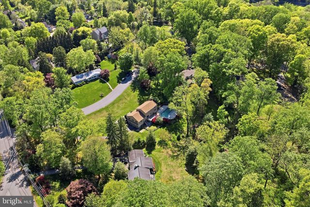2 WOODBRIAR DR, Media, PA 19063
