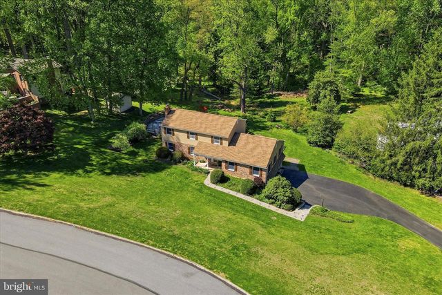 2 WOODBRIAR DR, Media, PA 19063
