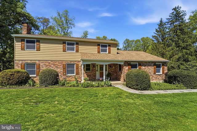 2 WOODBRIAR DR, Media, PA 19063